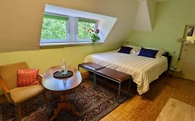 Große Ferienwohnung mit Loggia und Garten in Cottbus (direkt am Klinikum)